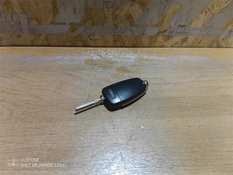 Ключ зажигания Audi Q3 2012 8U