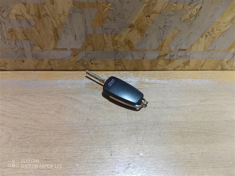 Ключ зажигания Audi Q3 2012 8U