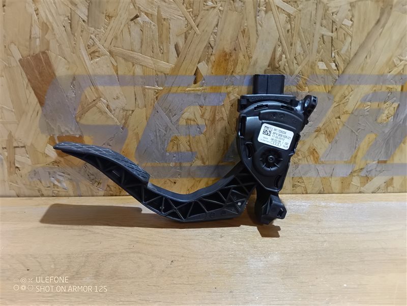 Педаль газа Audi A4 2012 B8