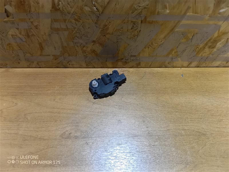 Сервопривод заслонки печки Audi Q5 2010 8R