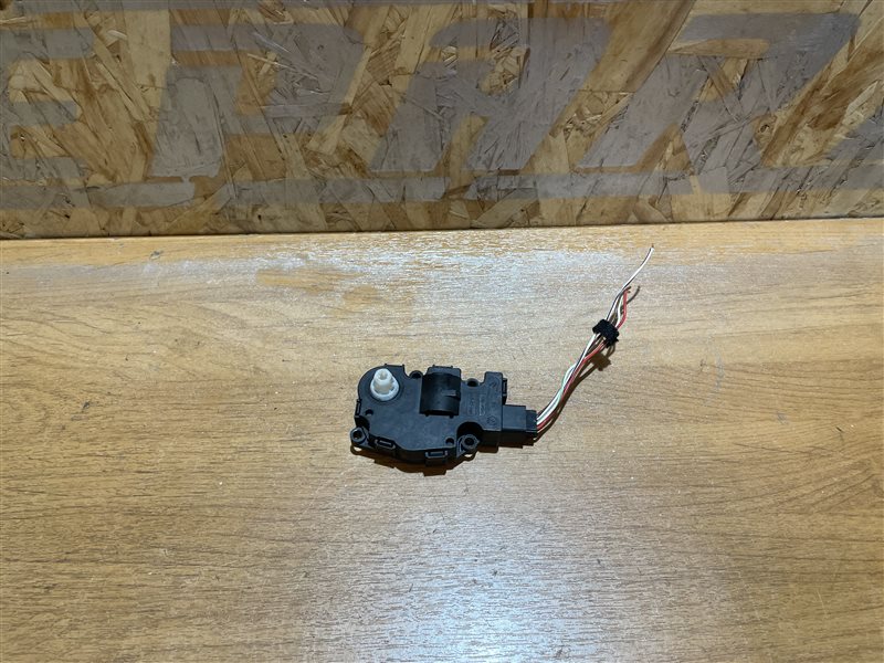 Сервопривод заслонки печки Audi A5 2012 8T