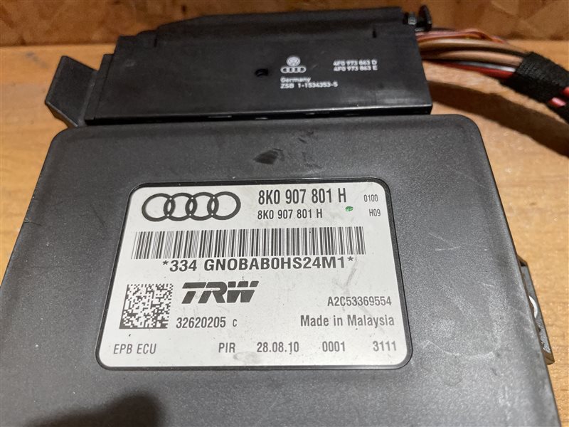 Блок управления стояночным тормозом Audi Q5 2010 8R