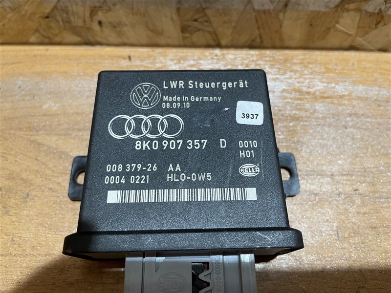 Блок управления корректора фар Audi Q5 2010 8R