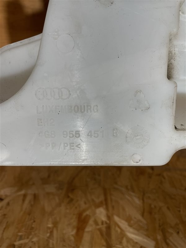 Бачок омывателя Audi A6 2012 C7