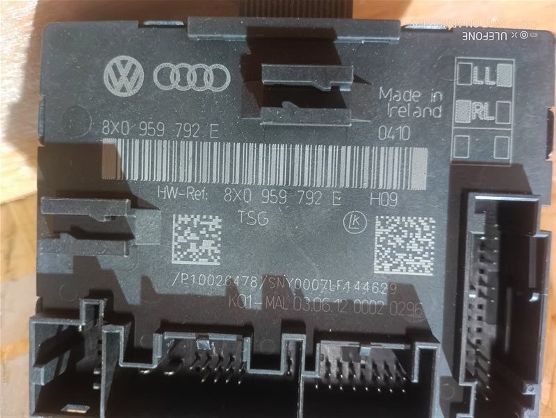 Блок управления дверьми Audi Q3 2012 8U