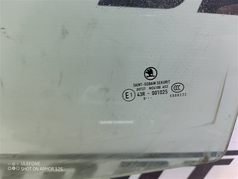 Стекло двери Skoda Fabia RS 2010