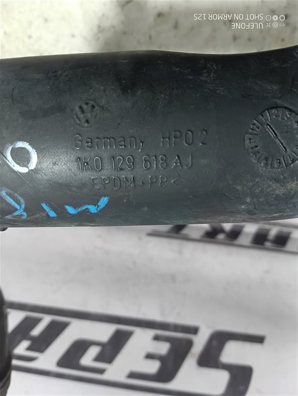 Патрубок воздушного фильтра Volkswagen Passat 2006 B6
