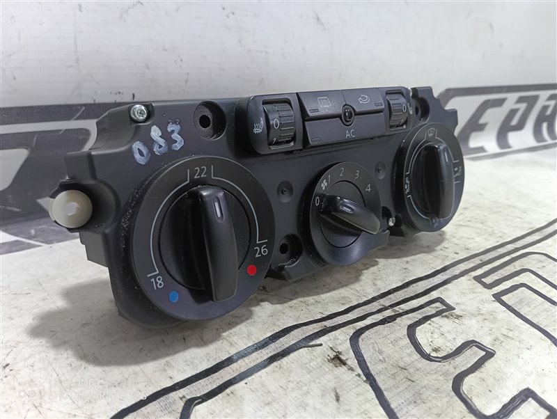 Блок управления климат-контролем Volkswagen Passat 2009 B6
