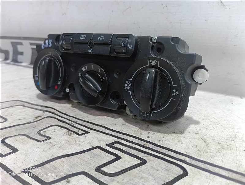 Блок управления климат-контролем Volkswagen Passat 2009 B6