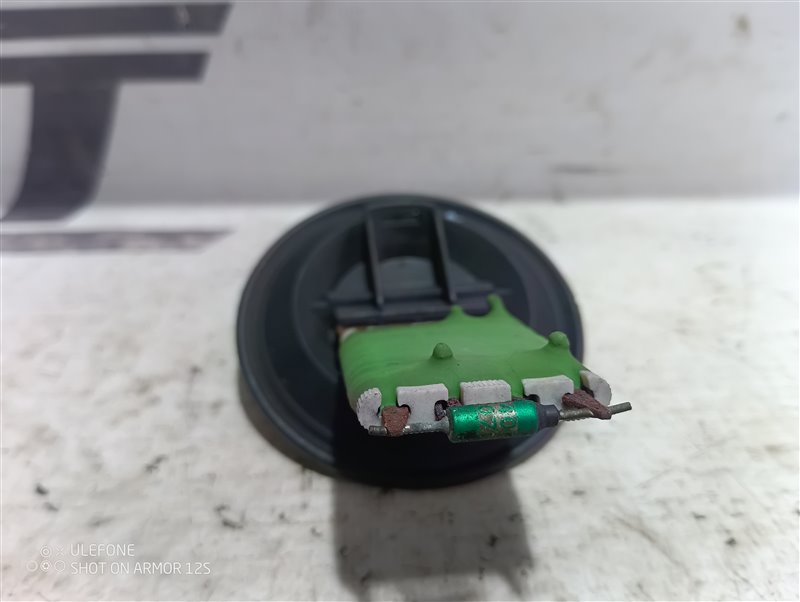 Резистор моторчика печки Skoda Fabia RS 2010