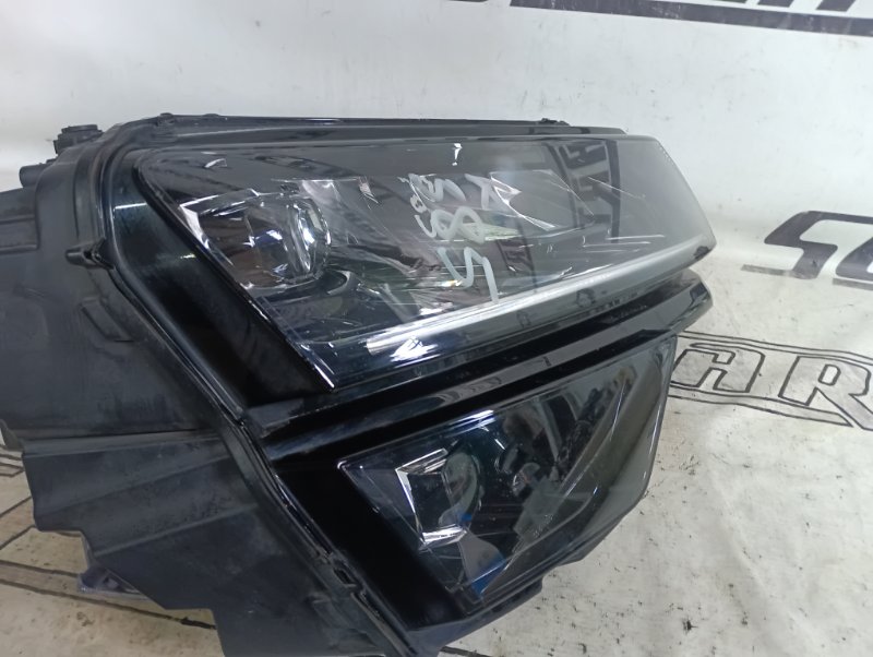 Фара Skoda Karoq 2018