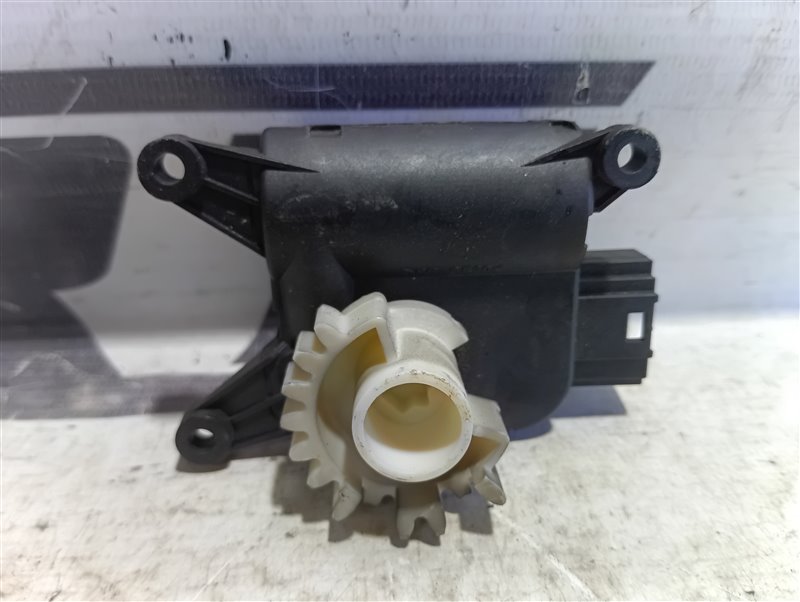 Сервопривод заслонки печки Volkswagen Passat 2006 B6