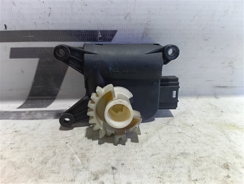 Сервопривод заслонки печки Volkswagen Passat 2009 B6