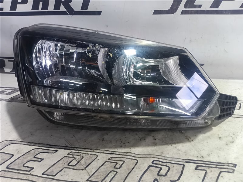 Фара Skoda YETI 2014