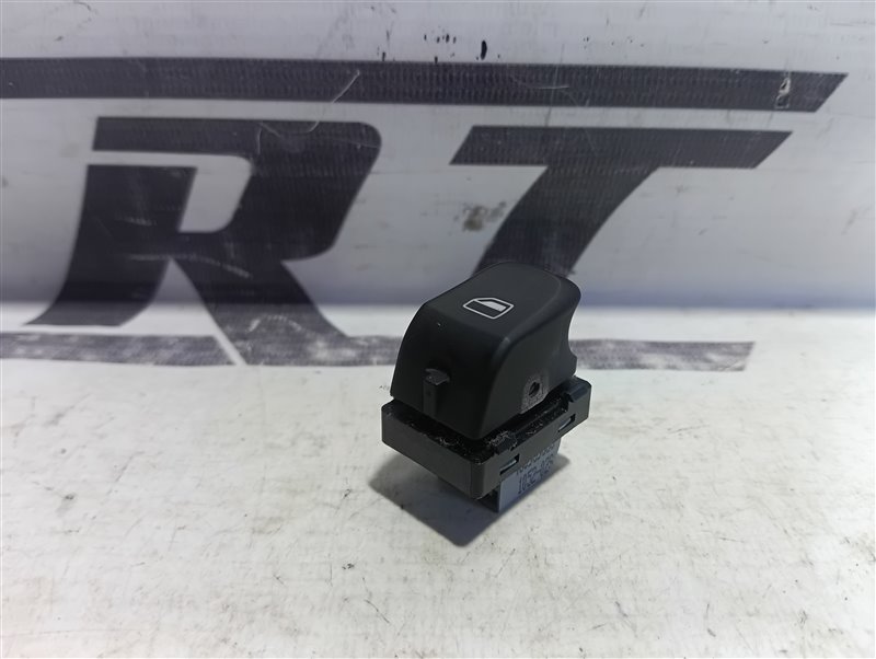 Кнопка стеклоподъемника Audi Q3 2012 8U