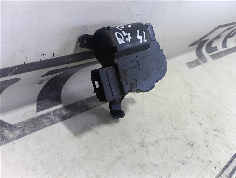 Сервопривод заслонки печки Audi Q7 2008 4L