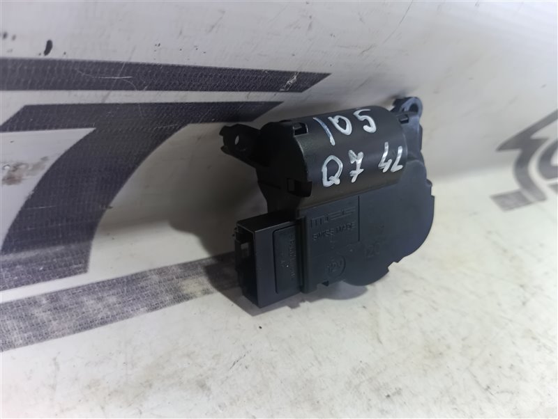 Сервопривод заслонки печки Audi Q7 2008 4L