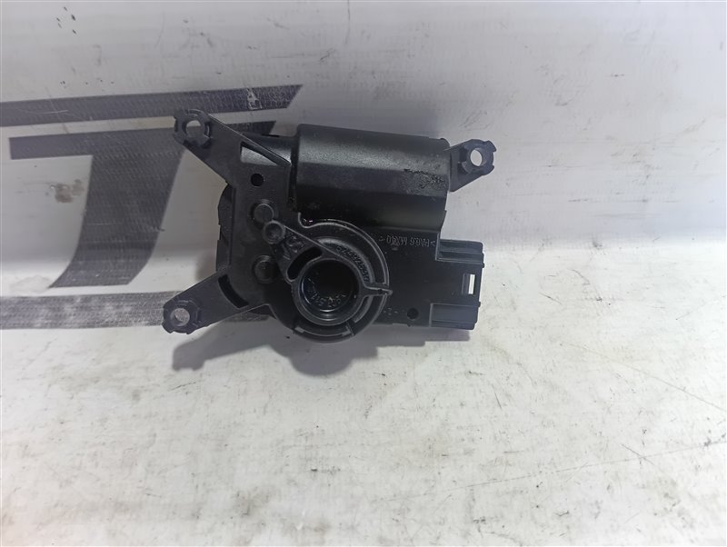 Сервопривод заслонки печки Audi Q7 2008 4L