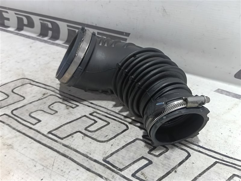 Патрубок воздушного фильтра Audi A5 2013 8T