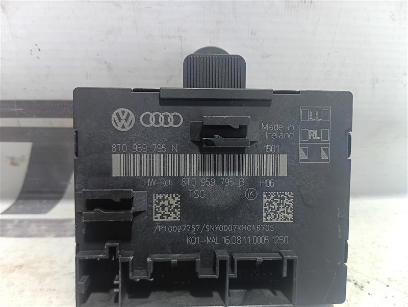 Блок управления двери Audi A5 2012 8T