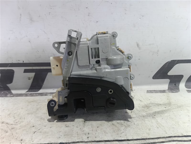 Замок двери Audi A4 2012 B8