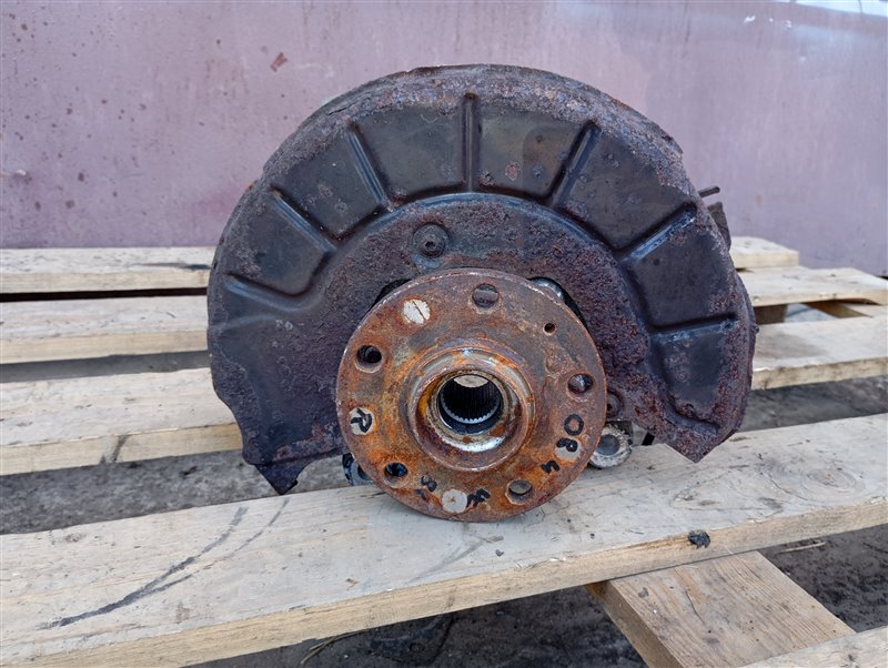 Кулак поворотный Volkswagen Passat 2006 B6