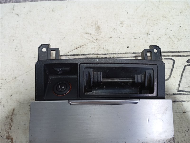 Пепельница Audi Q7 2008 4L
