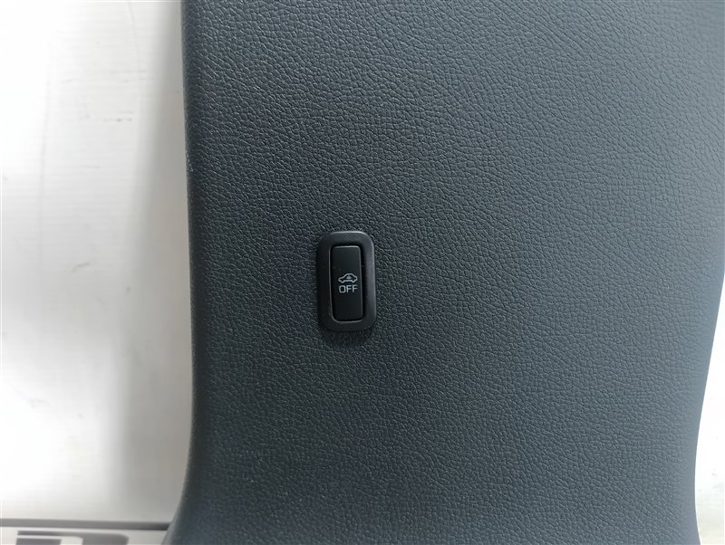 Обшивка стойки центральной Skoda YETI 2012