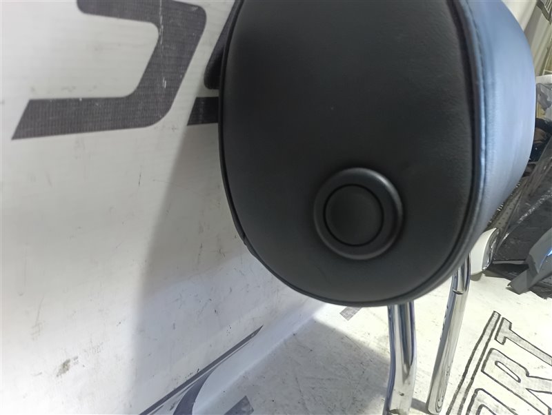 Подголовник сиденья Audi Q7 2008 4L