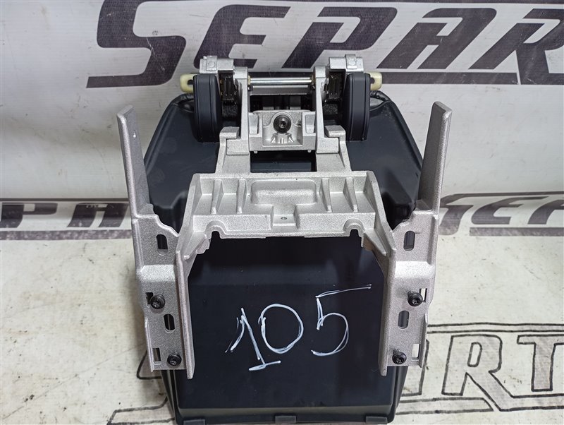 Подлокотник Audi Q7 2008 4L