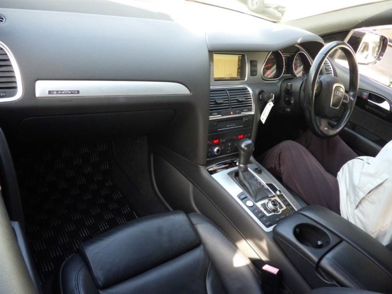 Audi Q7 4L Restyling Audi Q7 2010 4L