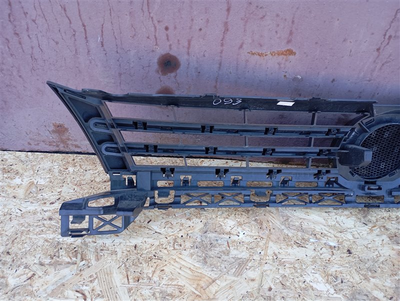Решетка радиатора Volkswagen Touran 2011 1T