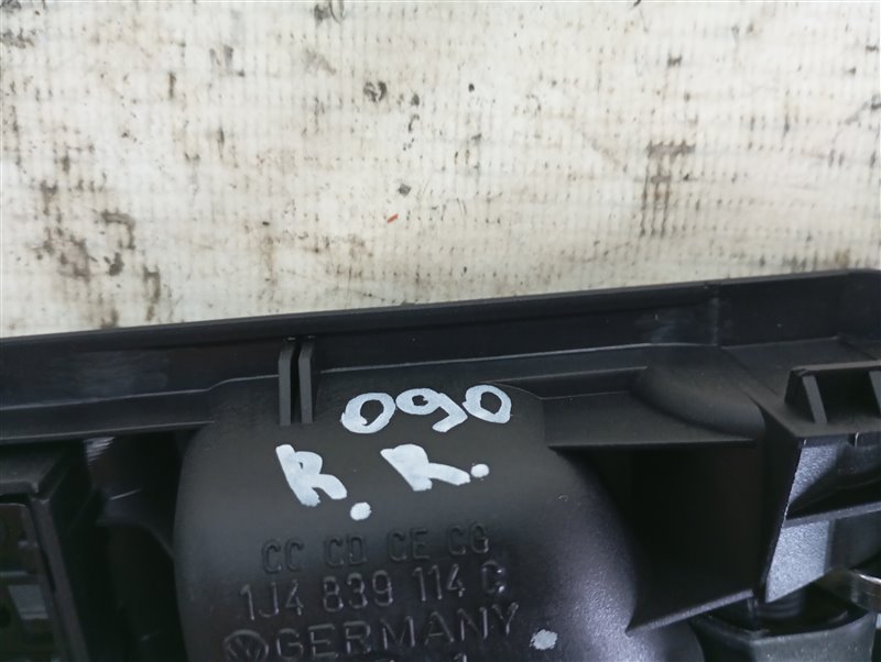 Ручка двери внутренняя Volkswagen Passat 2002 B5