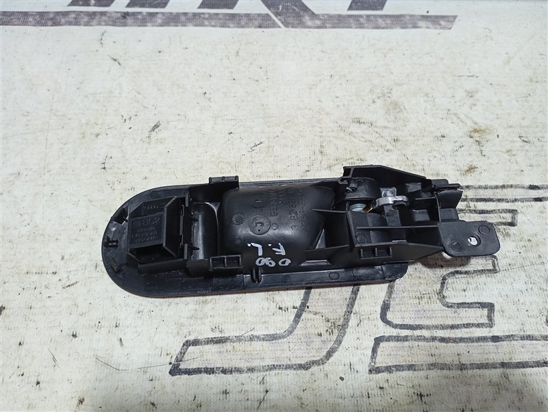 Ручка двери внутренняя Volkswagen Passat 2002 B5