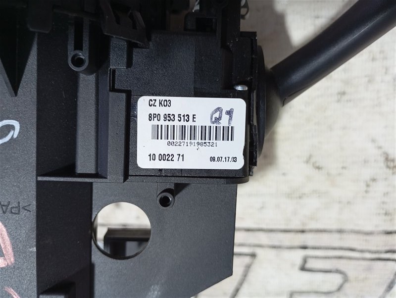 Переключатели подрулевые Audi A3 2009 8P