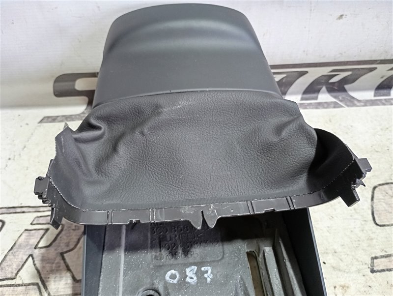 Кожух рулевой колонки Volkswagen Passat 2008 B6