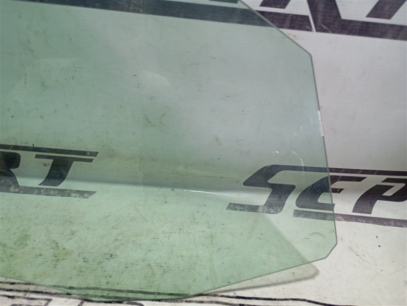 Стекло боковое Volkswagen Passat 2008 B6