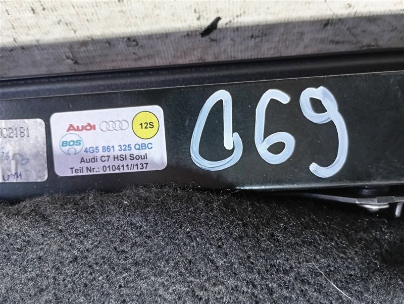 Шторка окна Audi A6 2012 C7