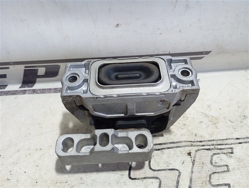 Подушка двигателя Volkswagen Tiguan 2012 5N