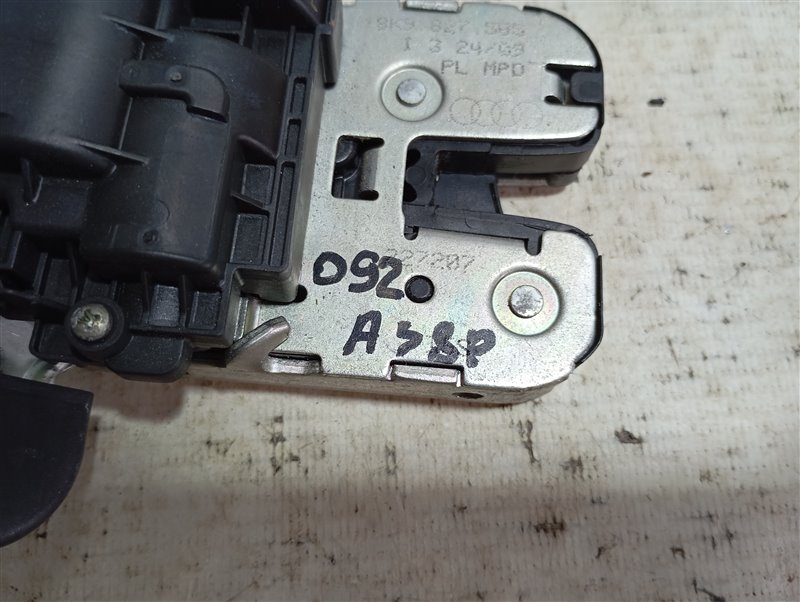 Замок двери багажника Audi A3 2009 8P