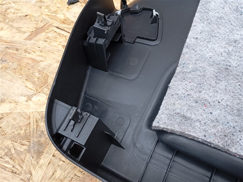 Обшивка двери багажника Audi A3 2009 8P