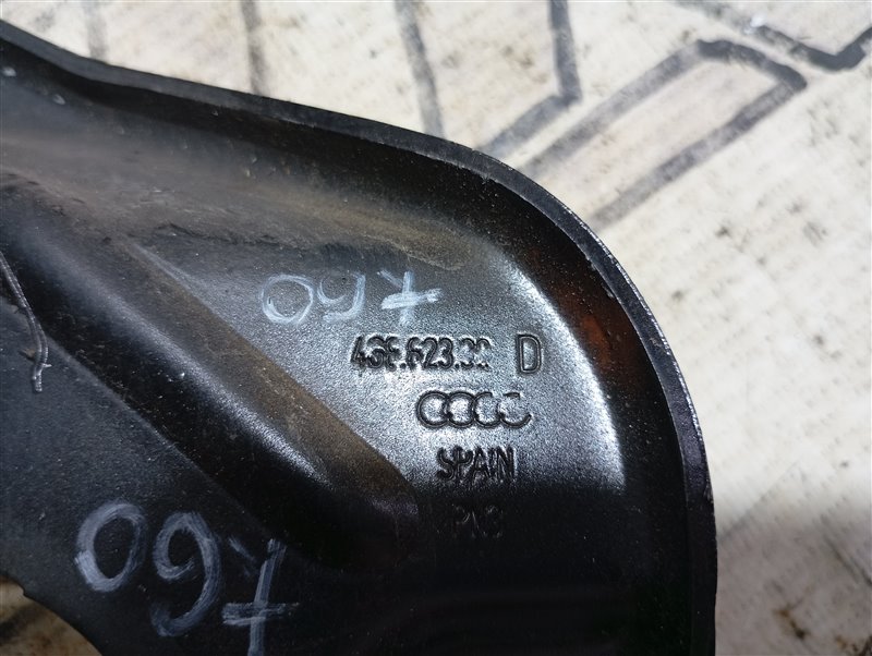 Петля капота Audi A6 2013 C7