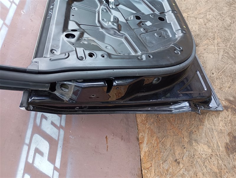 Дверь Volkswagen Touareg 2008