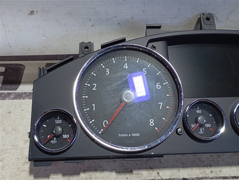 Панель приборов Volkswagen Touareg 2008