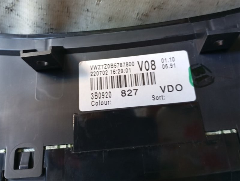 Панель приборов Volkswagen Passat 2002 B5