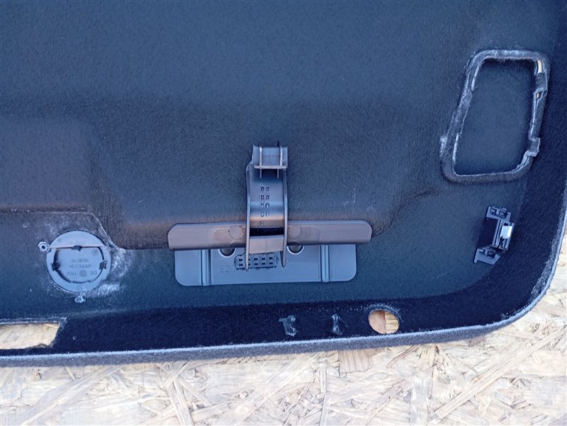 Обшивка крышки багажника Volkswagen Passat 2012 B7