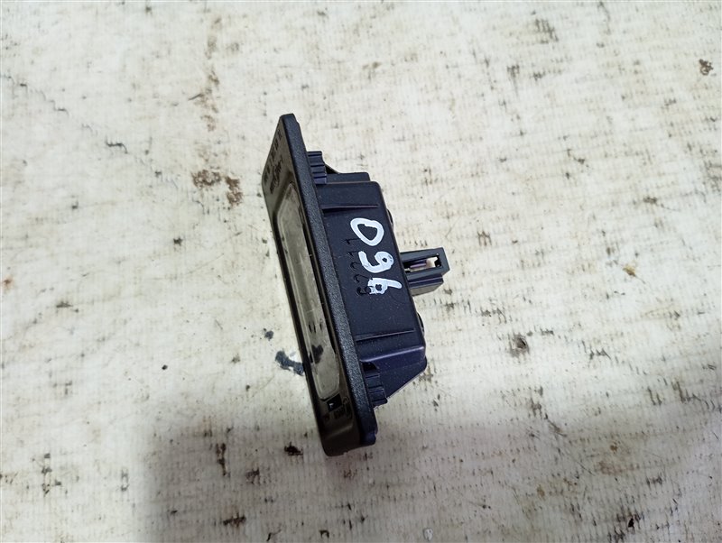 Подсветка номерного знака Audi A6 2011 C7