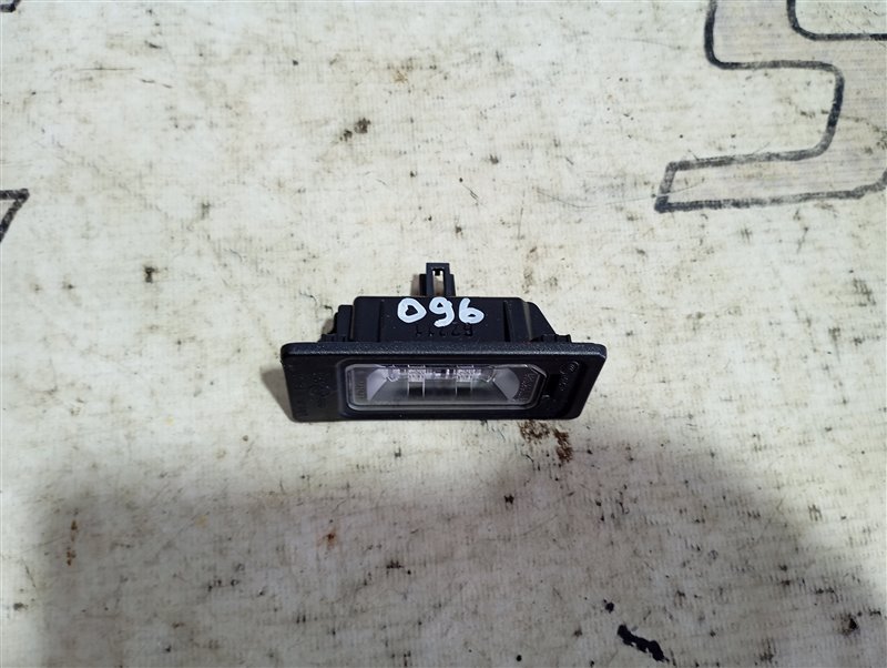 Подсветка номерного знака Audi A6 2011 C7