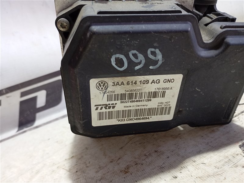 Блок ABS Volkswagen Passat 2012 B7
