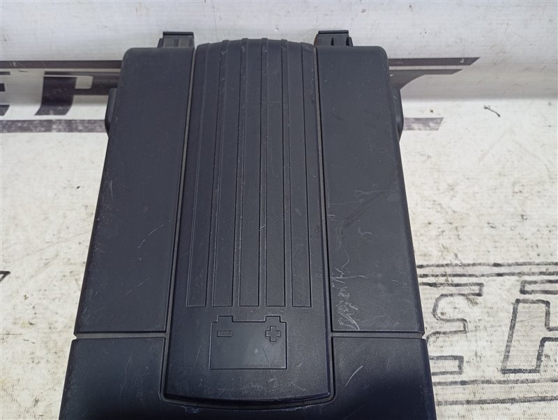 Крышка короба аккумулятора Volkswagen Passat 2008 B6